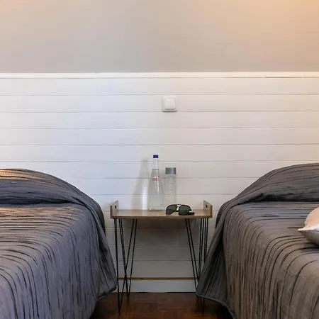 Lacus Ocean בית הארחה